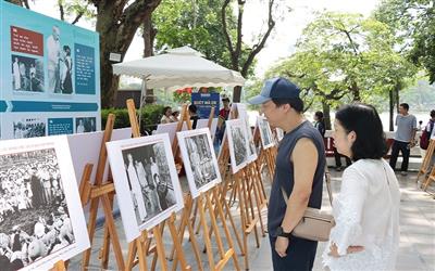 Khai mạc Triển lãm ảnh “Rạng rỡ tên Người” và ra mắt số báo Nhân Dân Cuối tuần đặc biệt